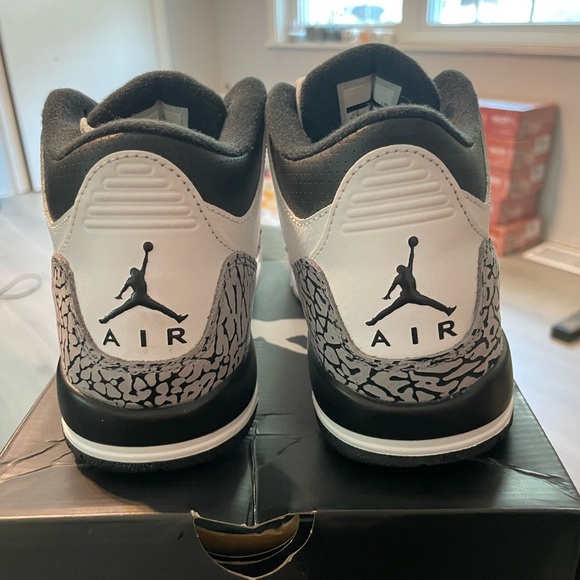 Air Jordan 3 Retro BG size 5.5 youth - Picture 10 of 12